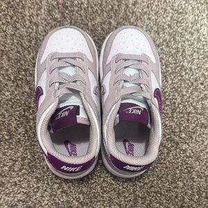 Nike Kids White and Purple Low-Top Sneakers with Light Mauve Overlays